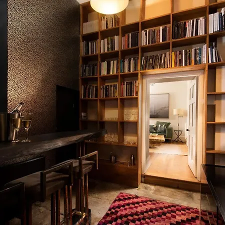 Aquarius Rising * Richmond (North Yorkshire)